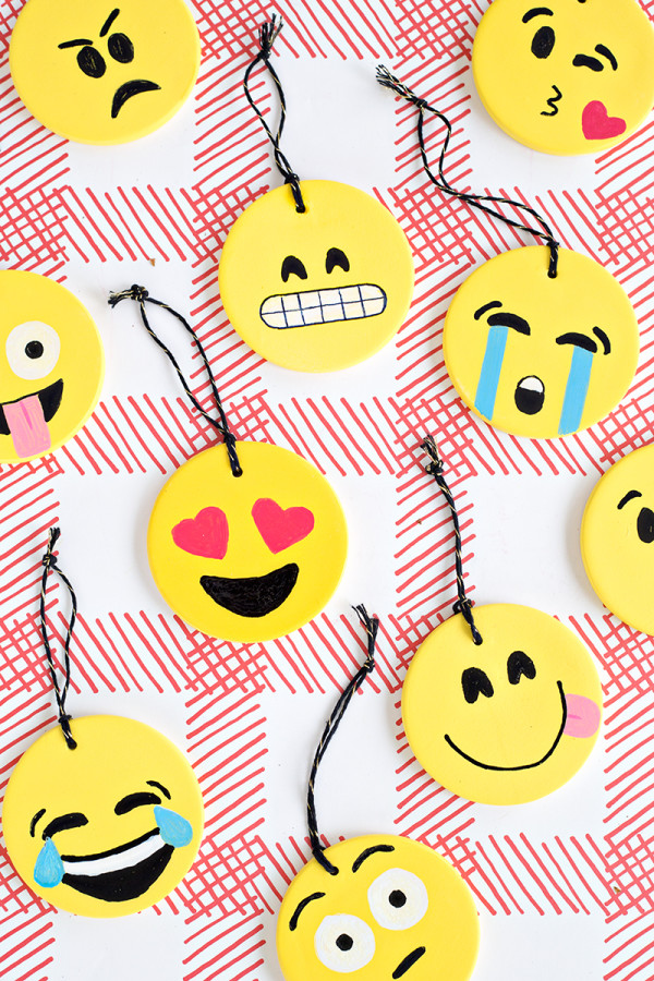 Manualidades con emojis - adornos