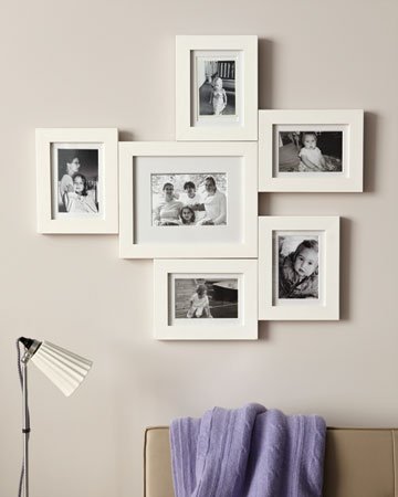 Con marcos de diferentes tamaños y fotos familiares puedes hacer un collage