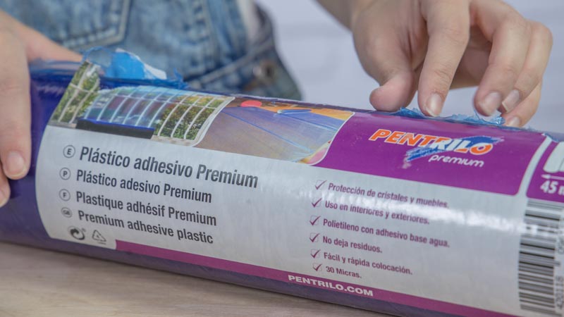 Plástico adhesivo para proteger la mesa de Pentrilo