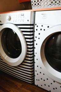 lavadoras con vinilos decorativos de rayas y lunares