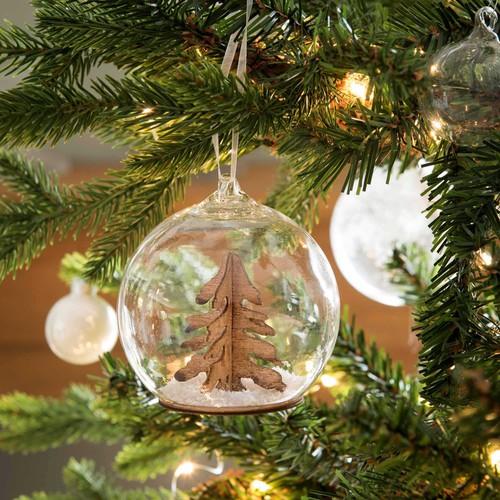 Bola de Navidad con un árbol dentro