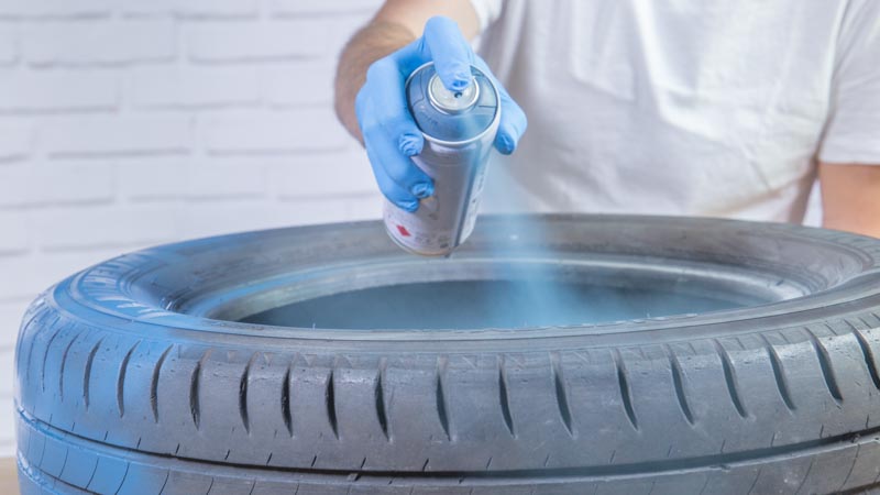 Decoración del neumático con pintura en spray