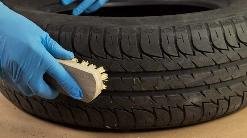 Limpieza del neumático antes de pintarlo