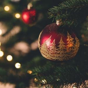 Bolas de Navidad: manualidades para decorar el árbol