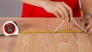 Medir el radio de una circunferencia con el compás para la tabla de quesos