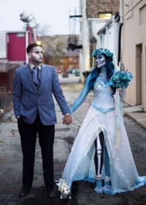 Disfraz en pareja para Halloween de novio y novia cadáver