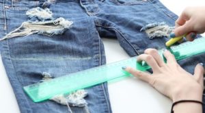 Reciclar ropa pantalones vaqueros largos transformados a cortos o short