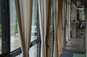 cortinas exteriores de tela liviana